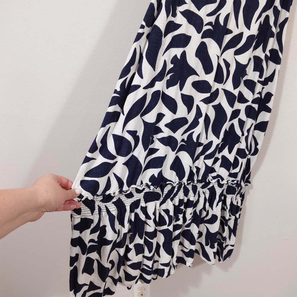 MSK Linen Blend Midi Dress Size XL Navy White Floral Sleeveless Pockets Resort - Picture 2 of 6